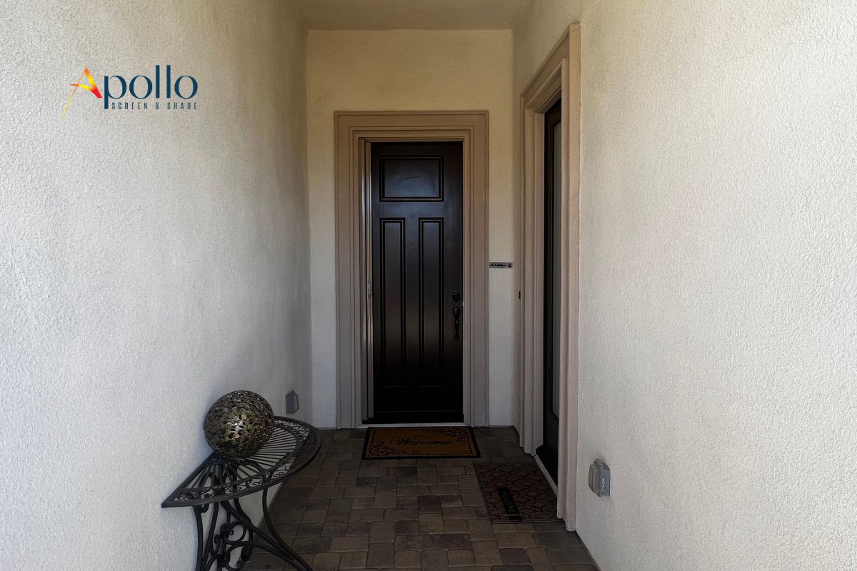 Apollo's Single Retractable Screen Completely Vanish When Not In Use. 